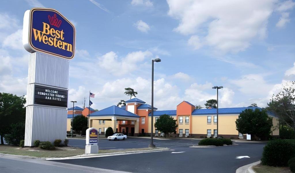 塔尔伯罗定留plus酒店 Tarboro 外观 照片